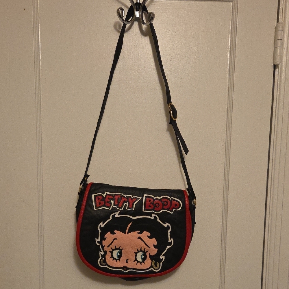 Betty Boop Black and Red Crossbody Bag - Picture 2 of 5